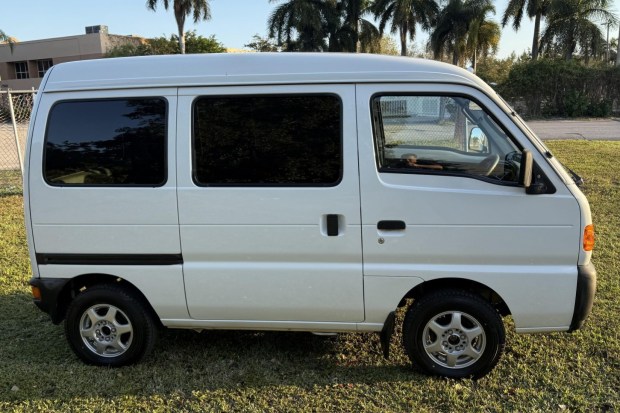 No Reserve: 1996 Suzuki Every 4WD 5-Speed