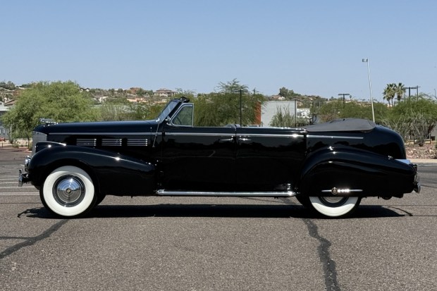 1938 Cadillac Fleetwood Series 75 Convertible Sedan