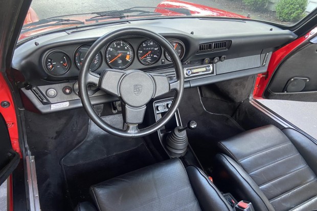 RoW 1985 Porsche 911 Carrera Cabriolet