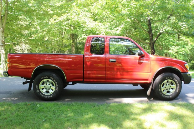 2000 Toyota Tacoma SR5 XtraCab V6 4×4 5-Speed