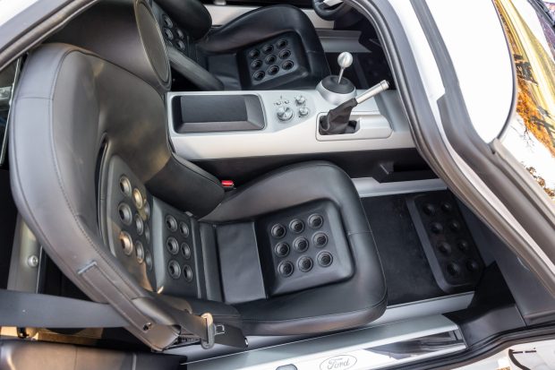 2,700-Mile 2005 Ford GT