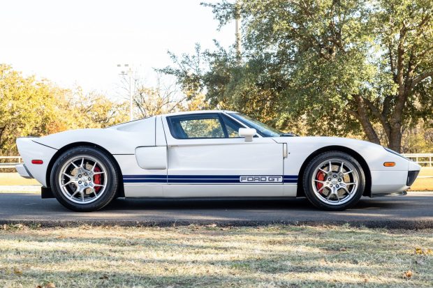 2,700-Mile 2005 Ford GT